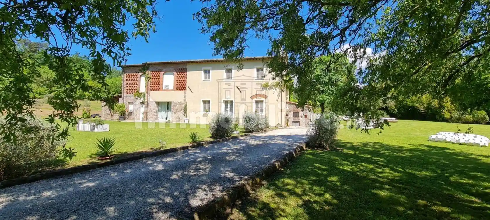 Villa in vendita a Lucca