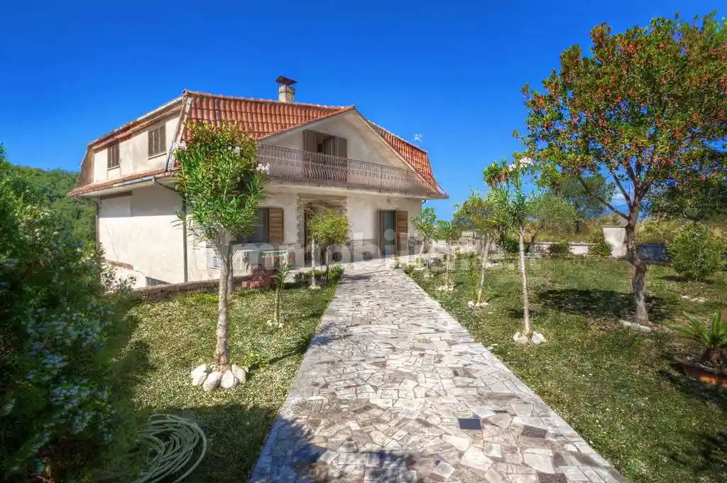 Casa indipendente in vendita a Fontana Liri