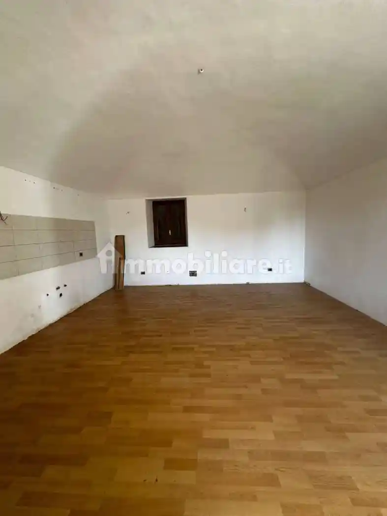 Casa indipendente in vendita a Alice Castello