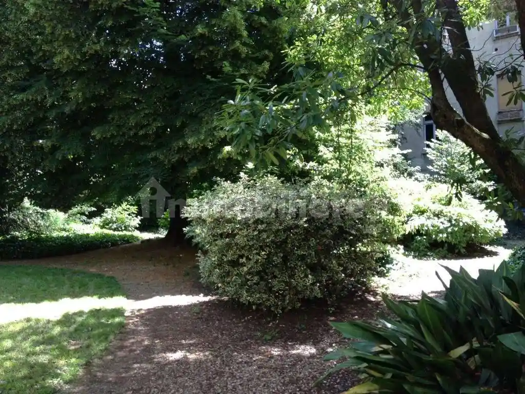 Palazzo - Edificio in vendita a Piacenza