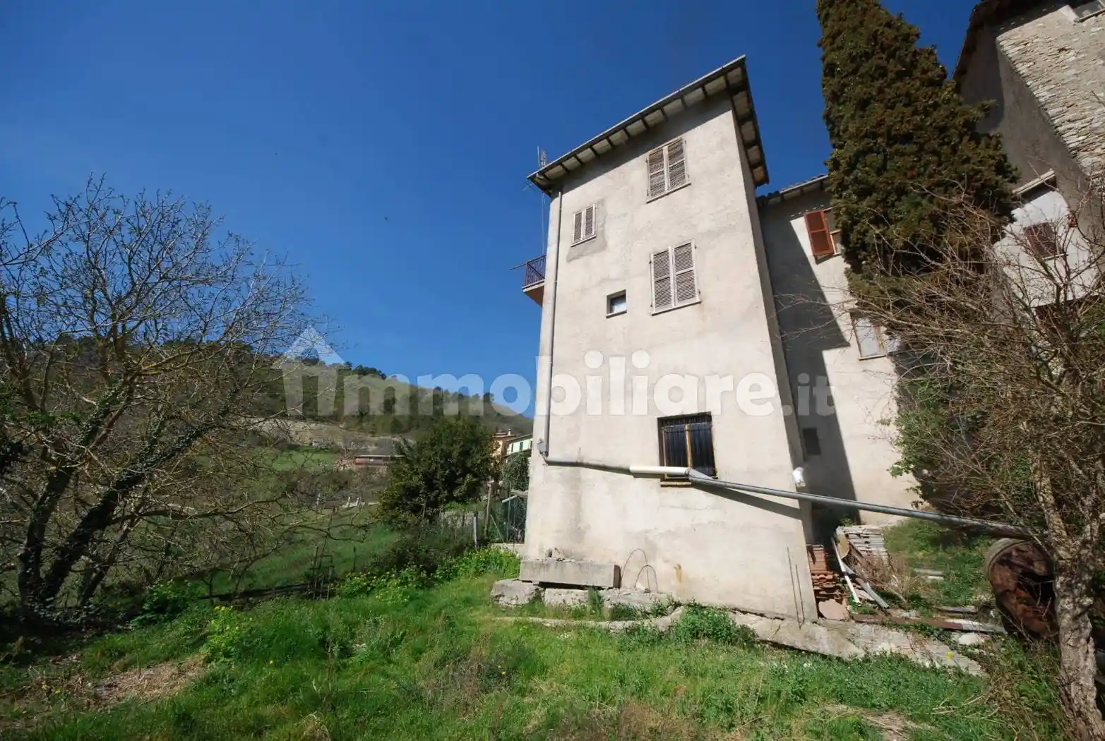 Casa indipendente in vendita a Spoleto