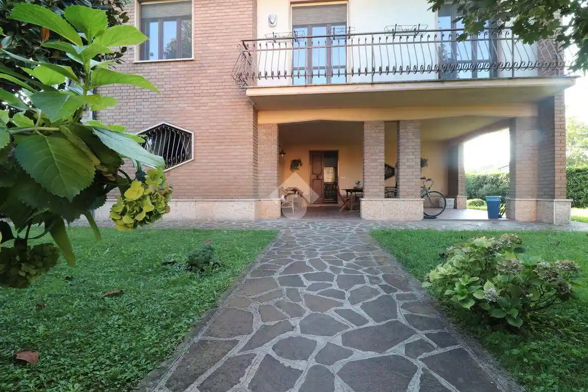Villa in vendita a Porto Mantovano