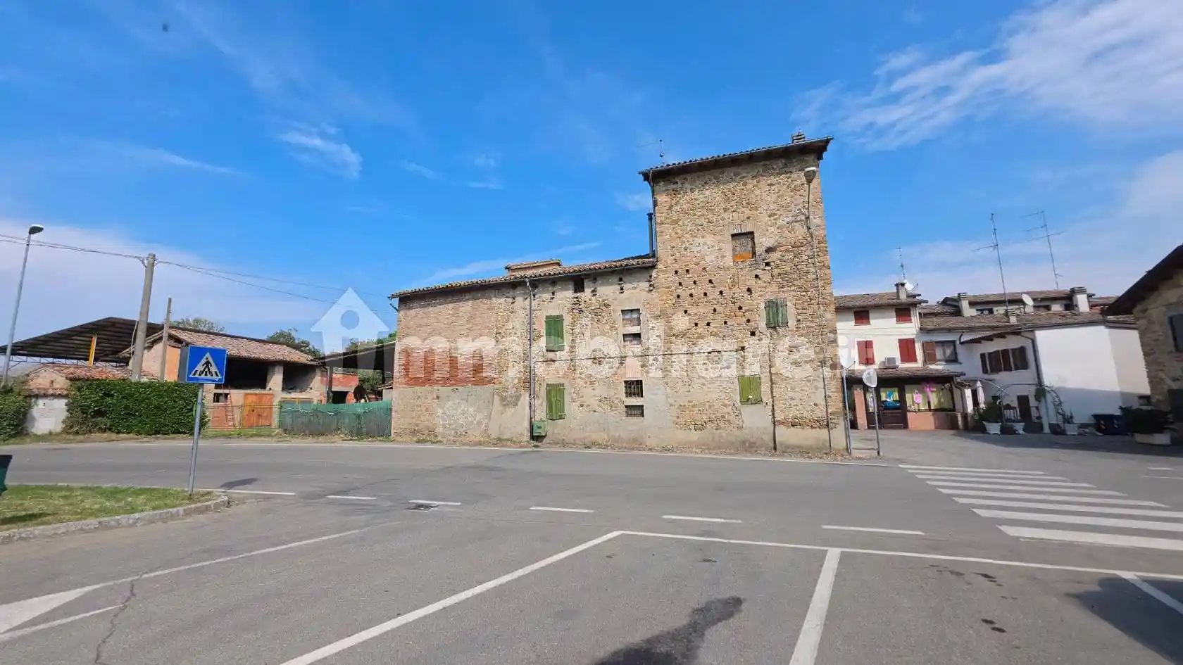 Casa indipendente in vendita a Lesignano de' Bagni