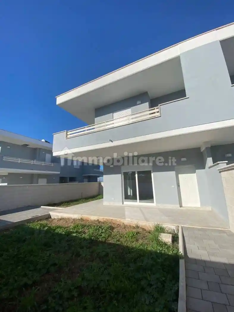 Villa plurifamiliare via Fratelli Bandiera, Zona Domitilla, Ladispoli - foto 2