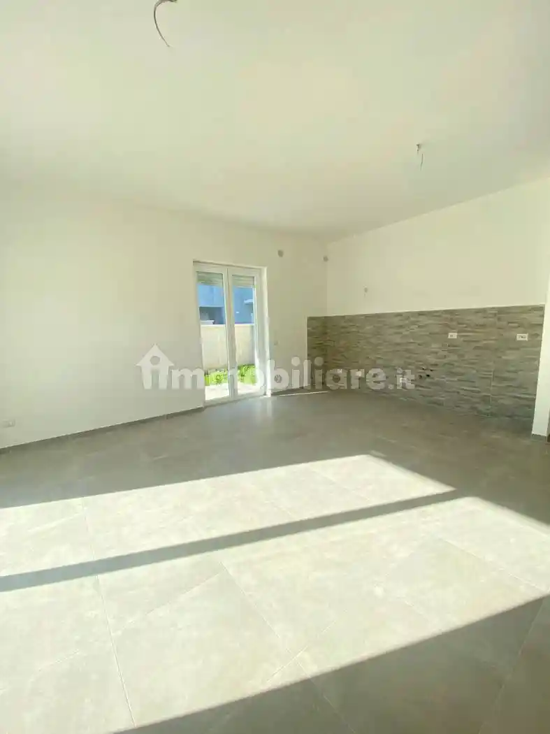 Villa plurifamiliare via Fratelli Bandiera, Zona Domitilla, Ladispoli - foto 5