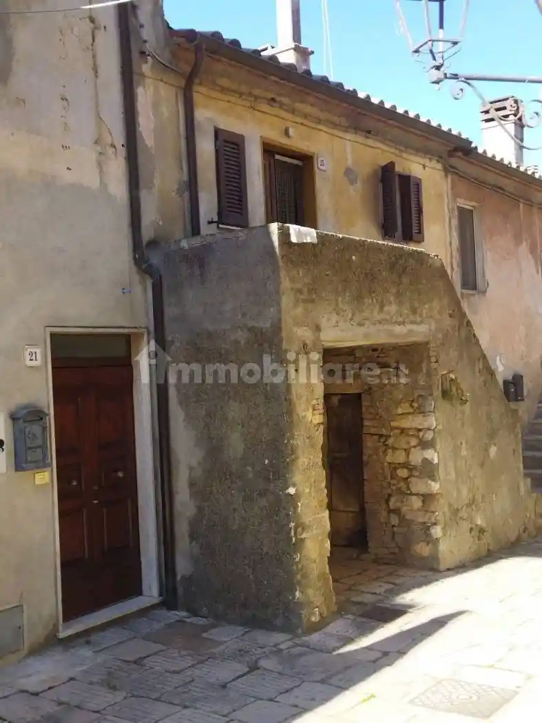 Appartamento in vendita a Semproniano