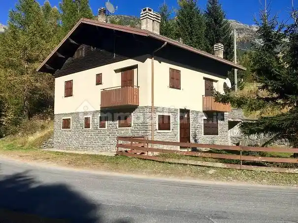 Casa indipendente in vendita a Chiesa in Valmalenco