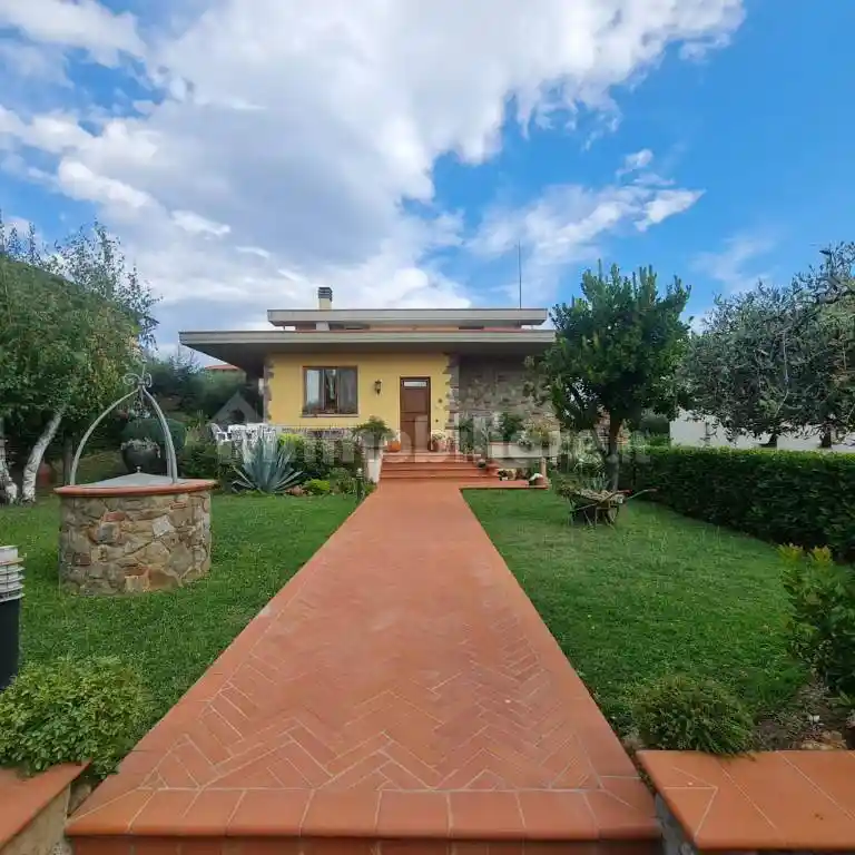 Villa in vendita a Loro Ciuffenna