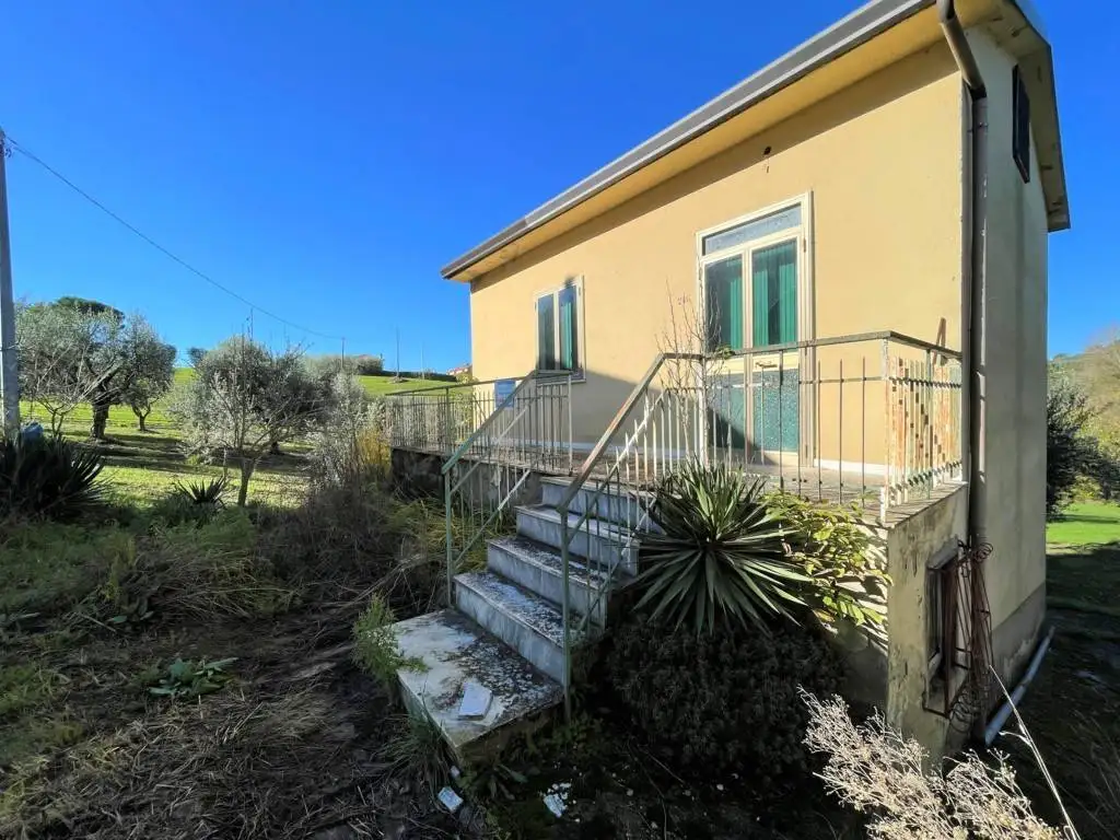 Terratetto unifamiliare 60 m², da ristrutturare, Bonito - foto 3