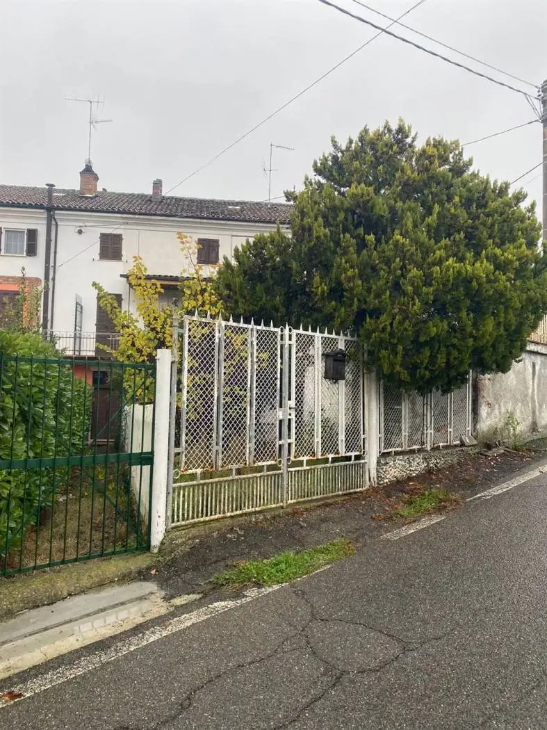 Casa indipendente in vendita a Paderna