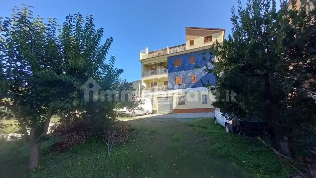 Appartamento in vendita a Falerna