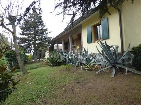 Villa in vendita a Alfonsine