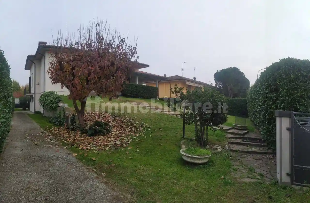 Villa in vendita a Viadana