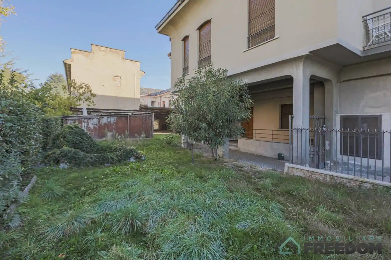 Palazzo - Edificio in vendita a Cabiate