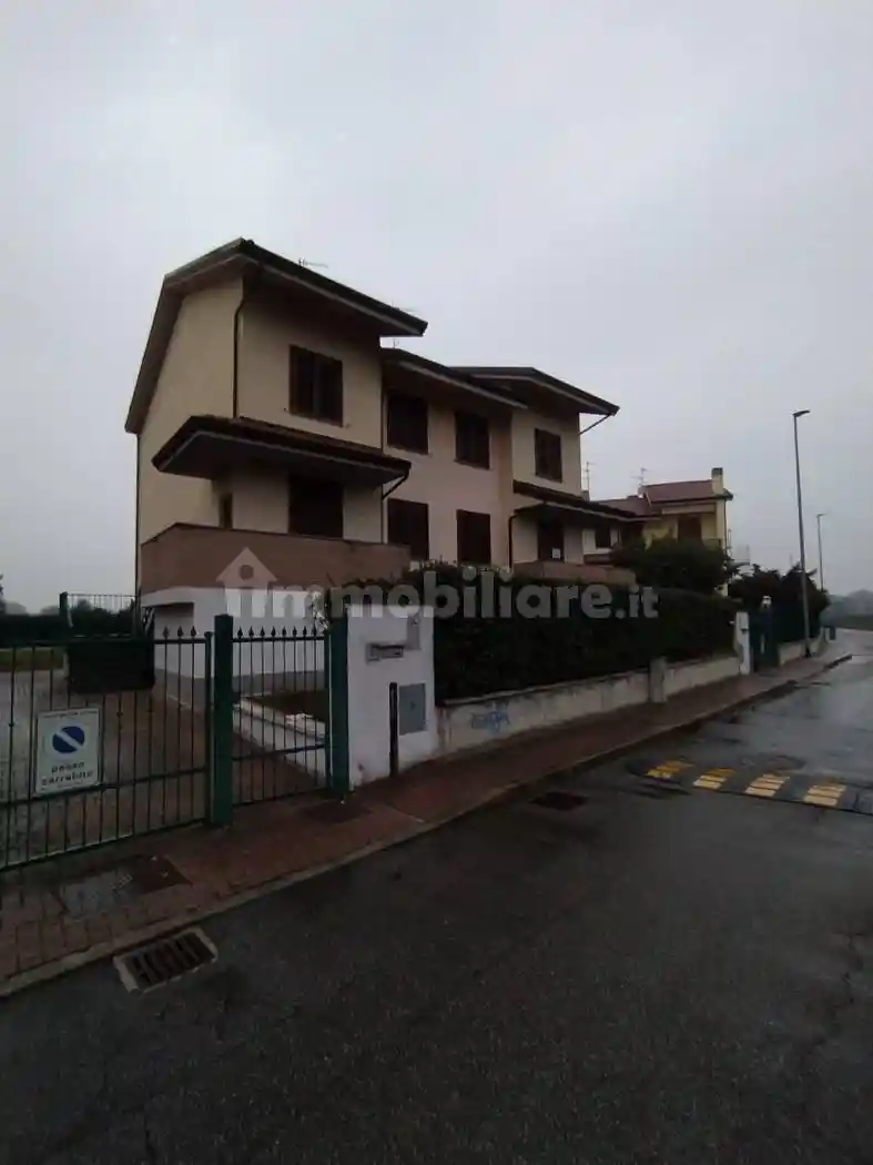 Villa in vendita a San Zenone al Lambro