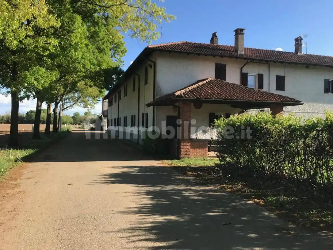 Villa in vendita a Castano Primo