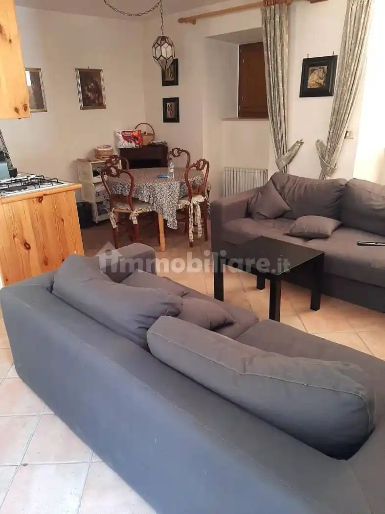 Casa indipendente in vendita a Rocca di Mezzo