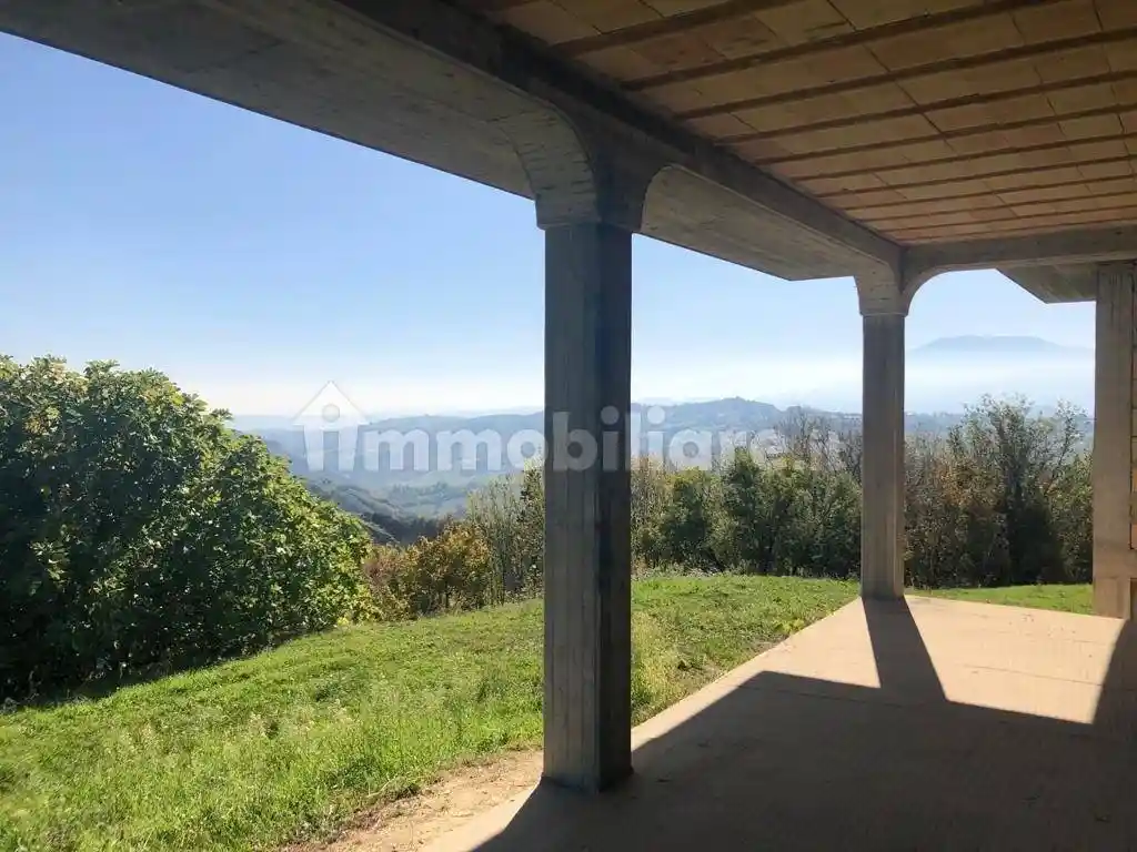 Villa in vendita a Castignano