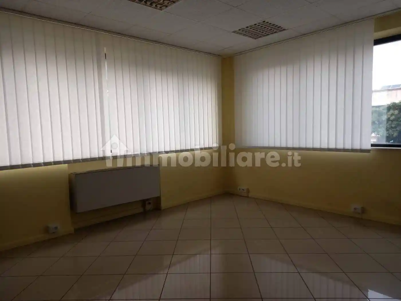 Palazzo - Edificio in Affitto - foto 2