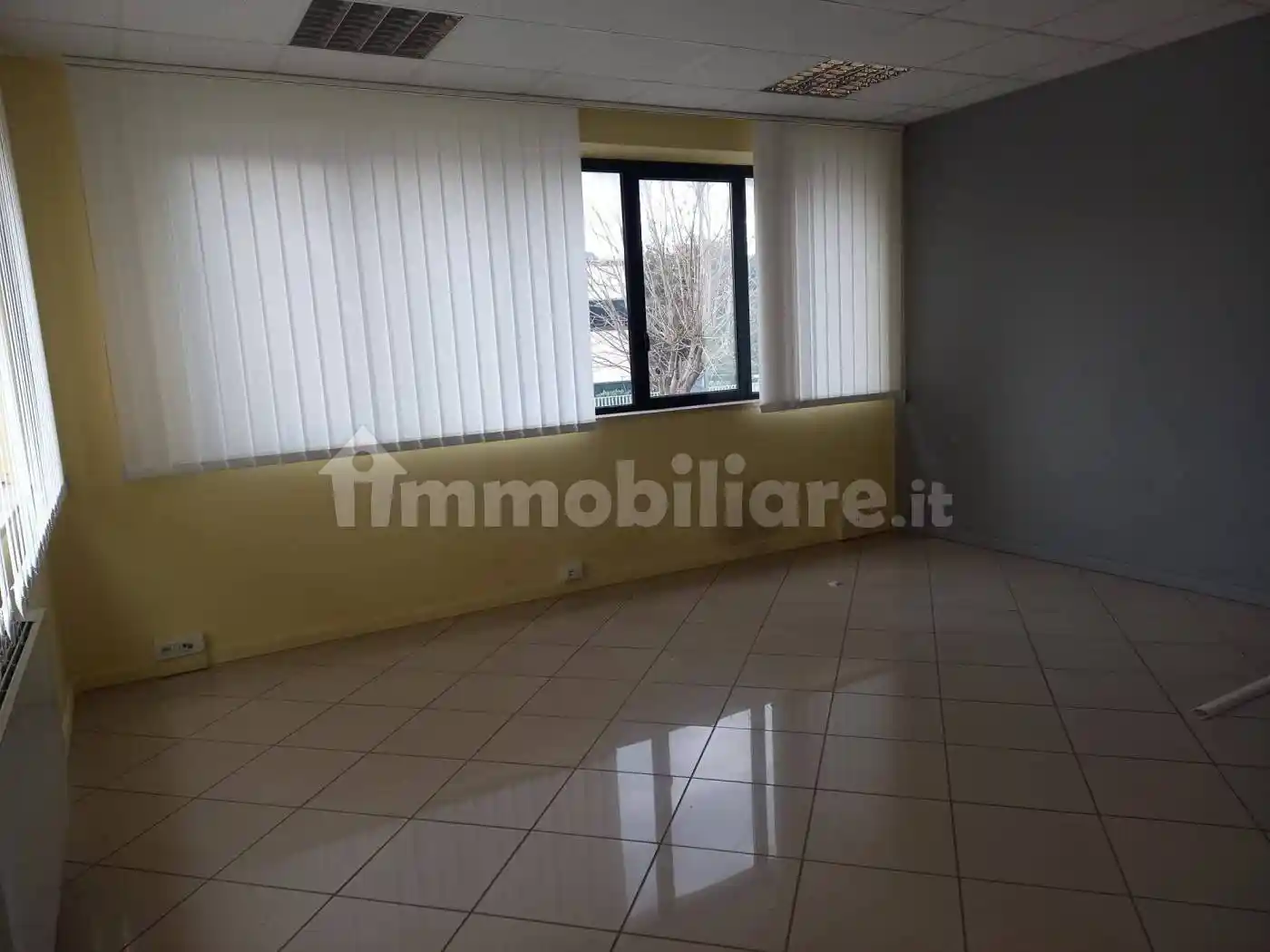 Palazzo - Edificio in Affitto - foto 4