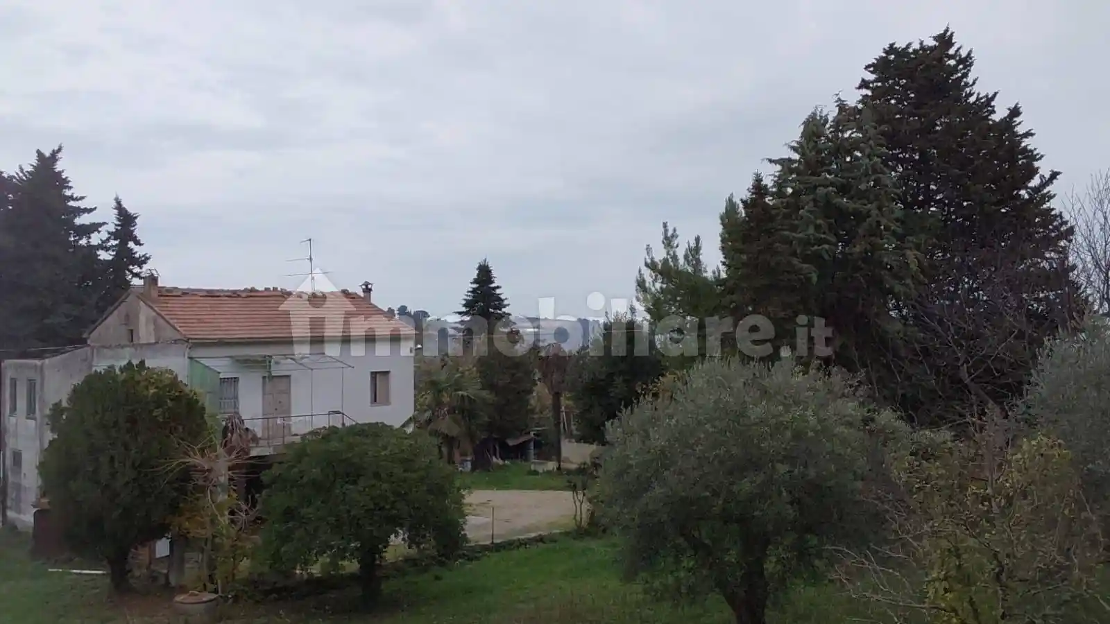 Rustico - Casale in vendita a Civitanova Marche