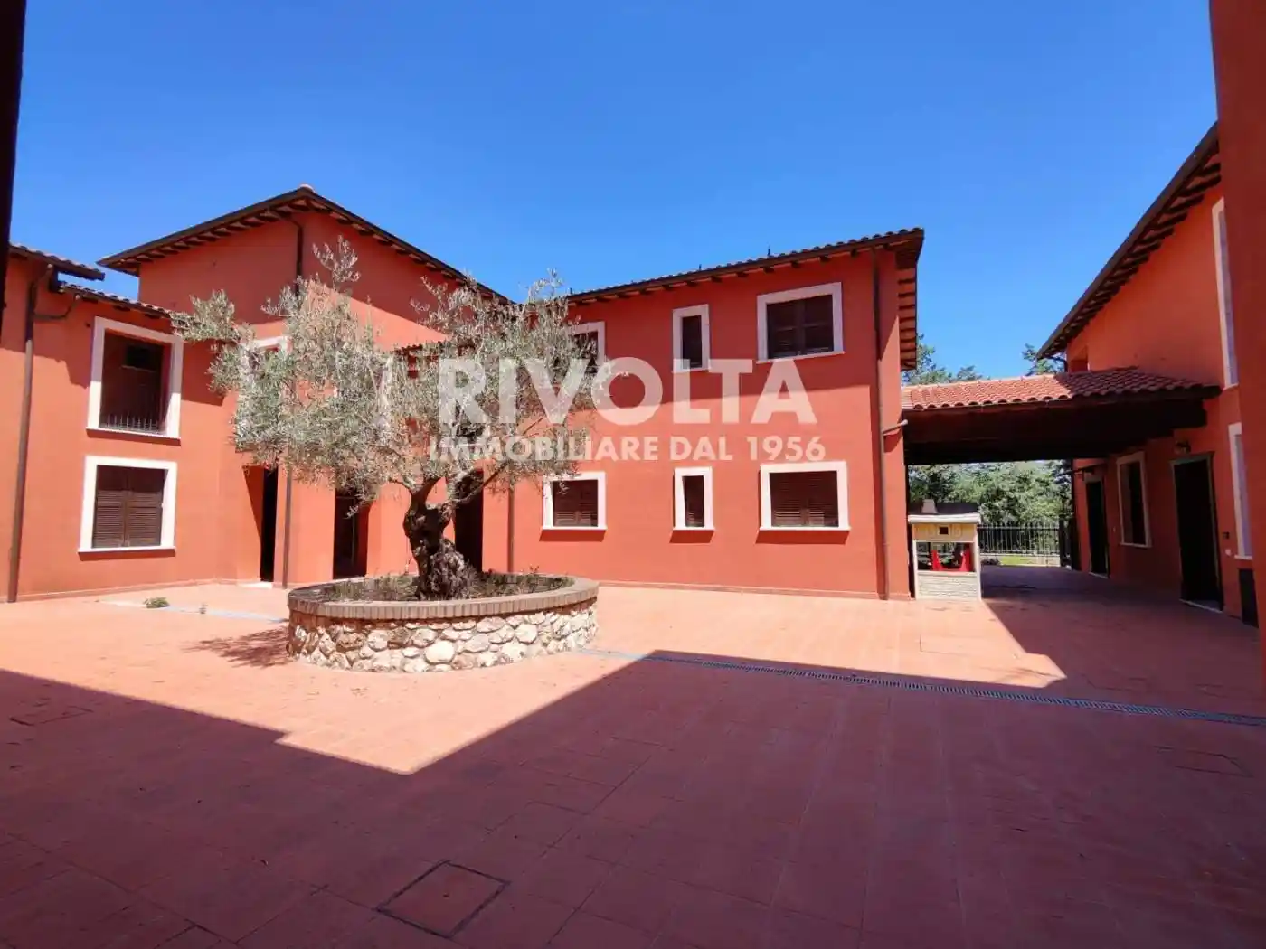 Palazzo - Edificio in vendita a Manciano