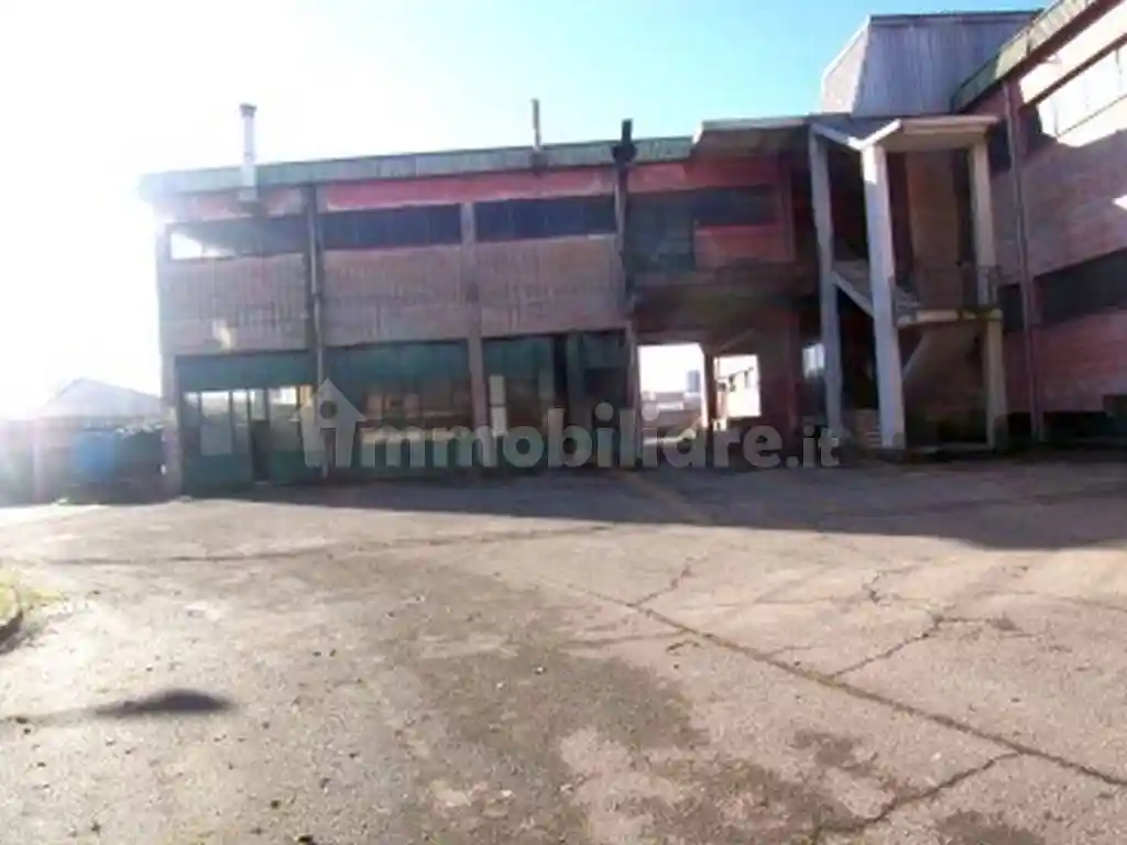 Palazzo - Edificio in vendita a Baranzate