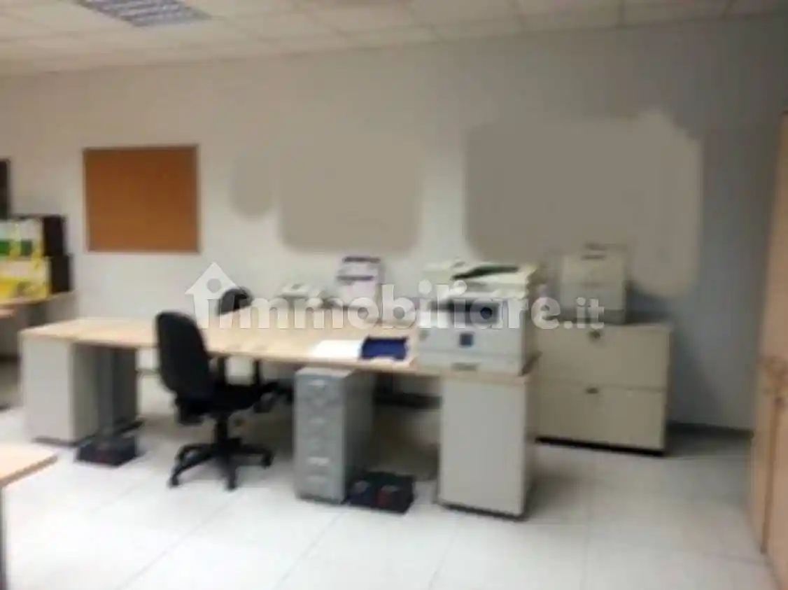 Palazzo - Edificio in vendita a Agrate Brianza