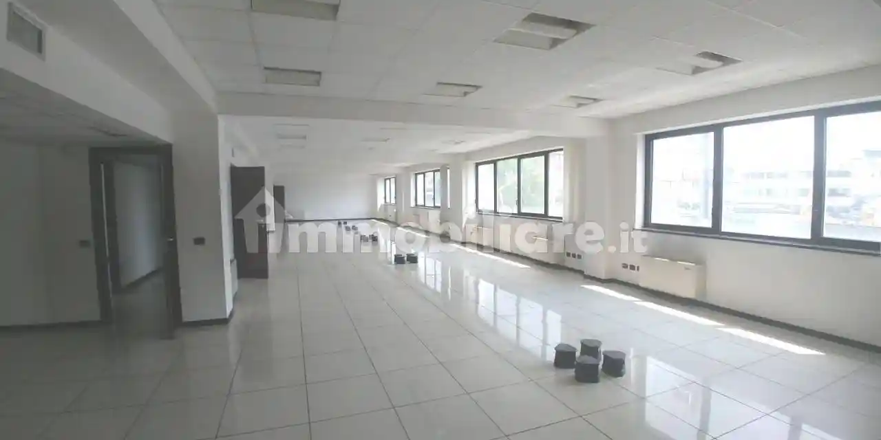 Palazzo - Edificio in affitto a Milano