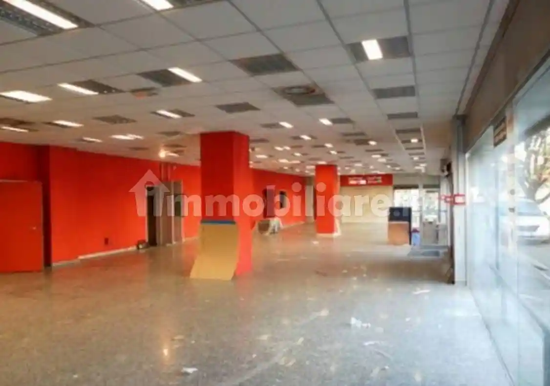 Palazzo - Edificio in vendita a Cinisello Balsamo