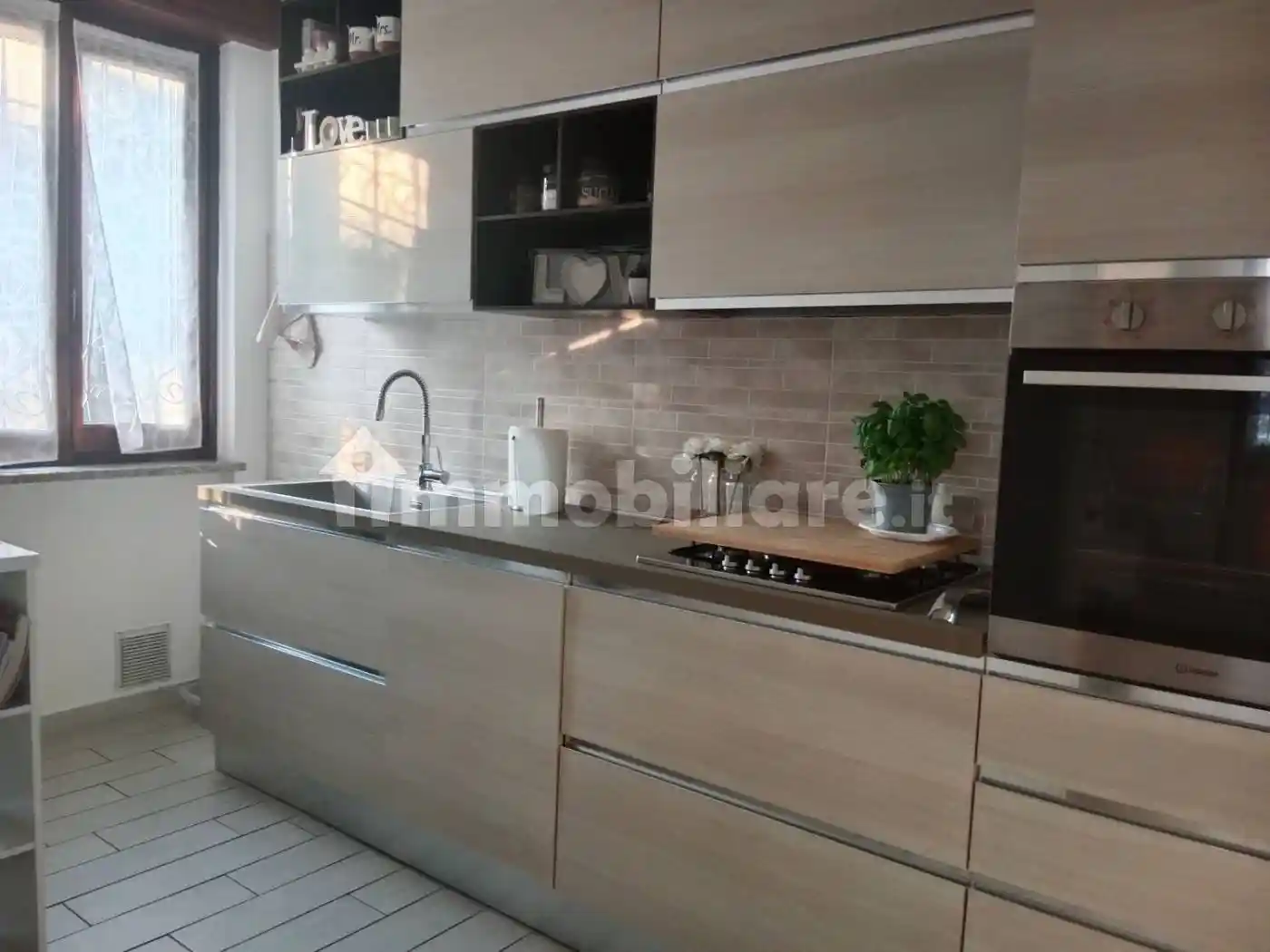 Appartamento in vendita a Biandronno