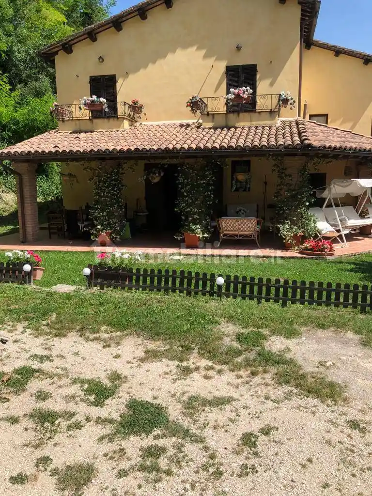 Rustico - Casale in vendita a Terni