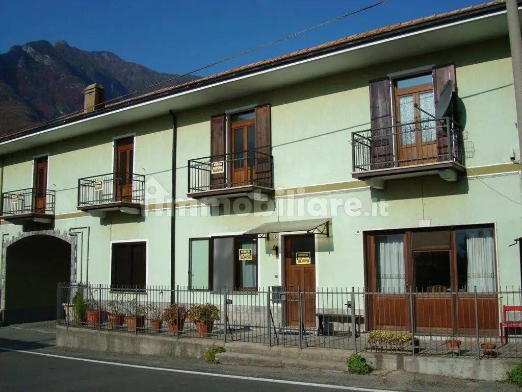 Quadrilocale via Stazione 14, Centro, Verrès