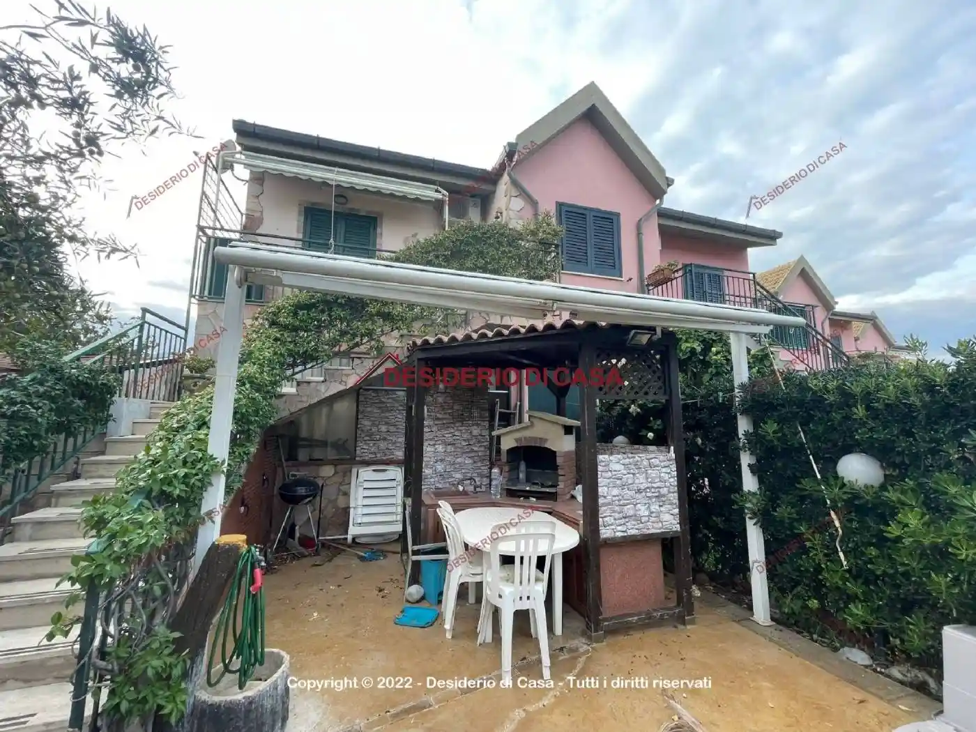 Appartamento in vendita a Campofelice di Roccella