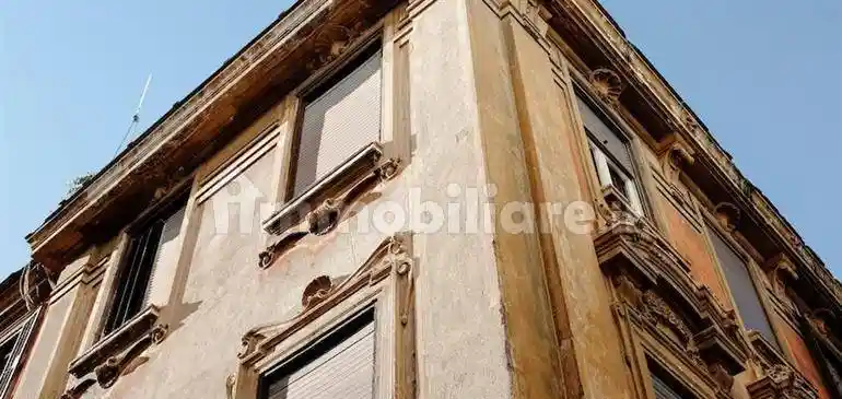 Palazzo - Edificio in vendita a Roma