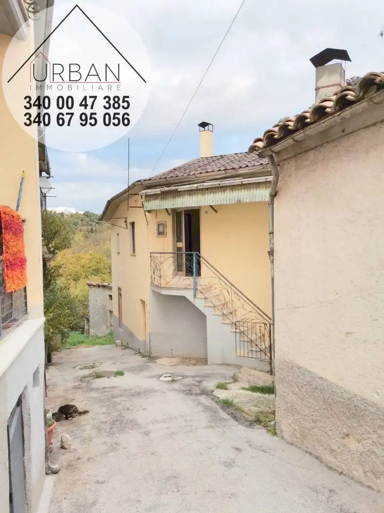 Casa indipendente in vendita a L'Aquila