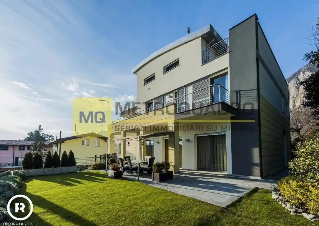 Villa in vendita a Lecco