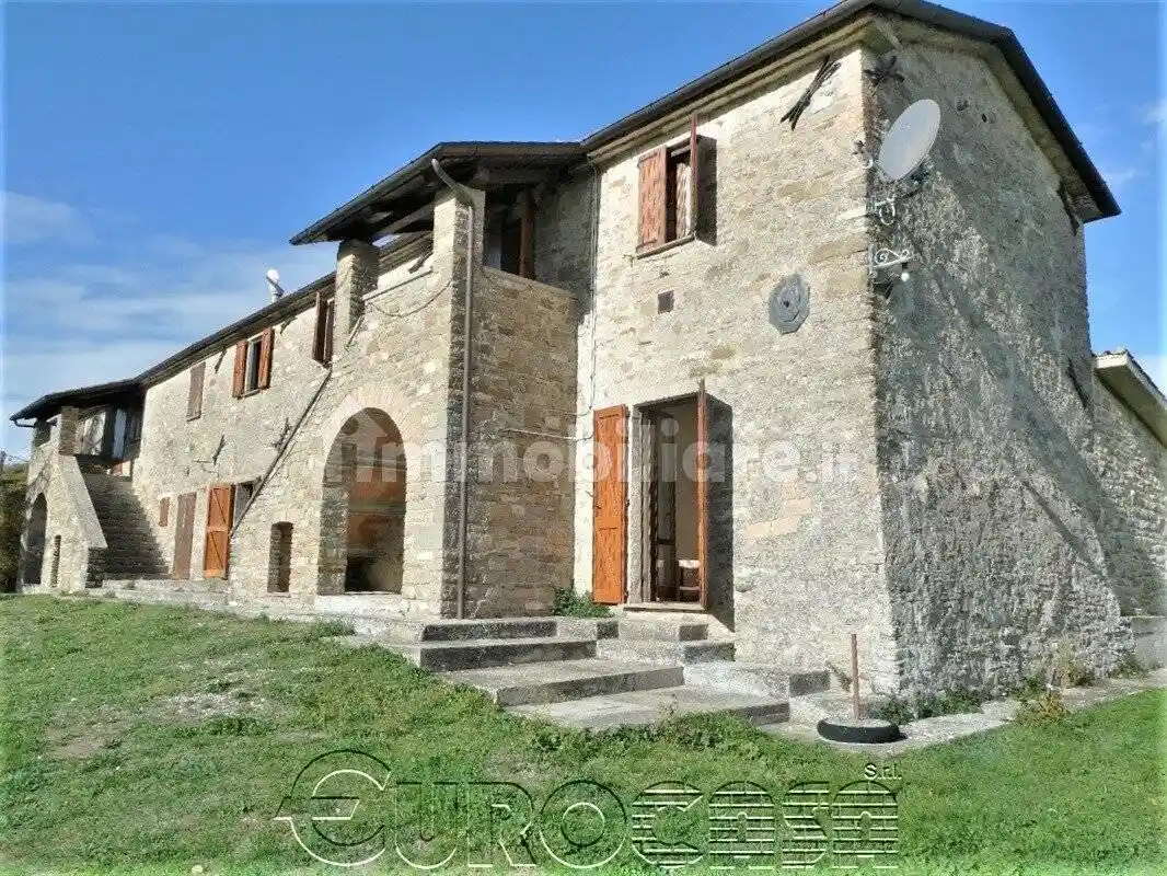 Rustico - Casale in vendita a Montone