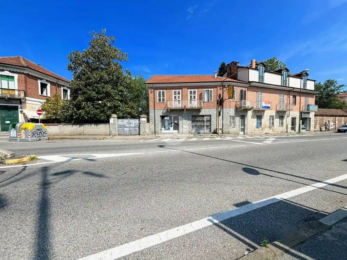 Palazzo - Edificio in vendita a Nichelino